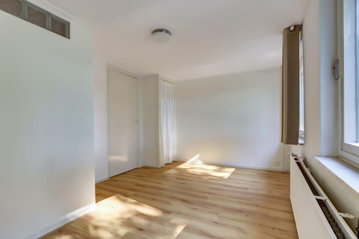 Photo 22 of Zuid Esmarkerrondweg 82