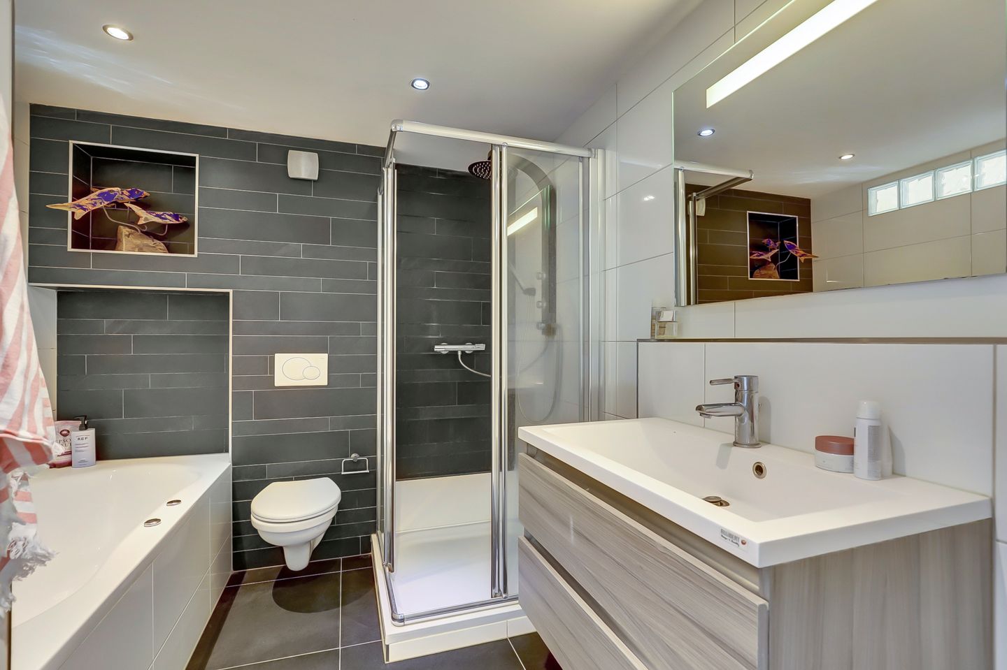 Foto 25 van Zuid Esmarkerrondweg 82