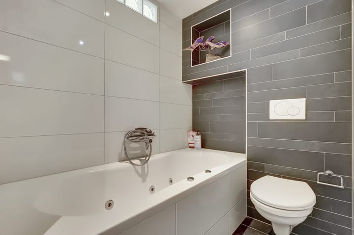 Photo 26 of Zuid Esmarkerrondweg 82