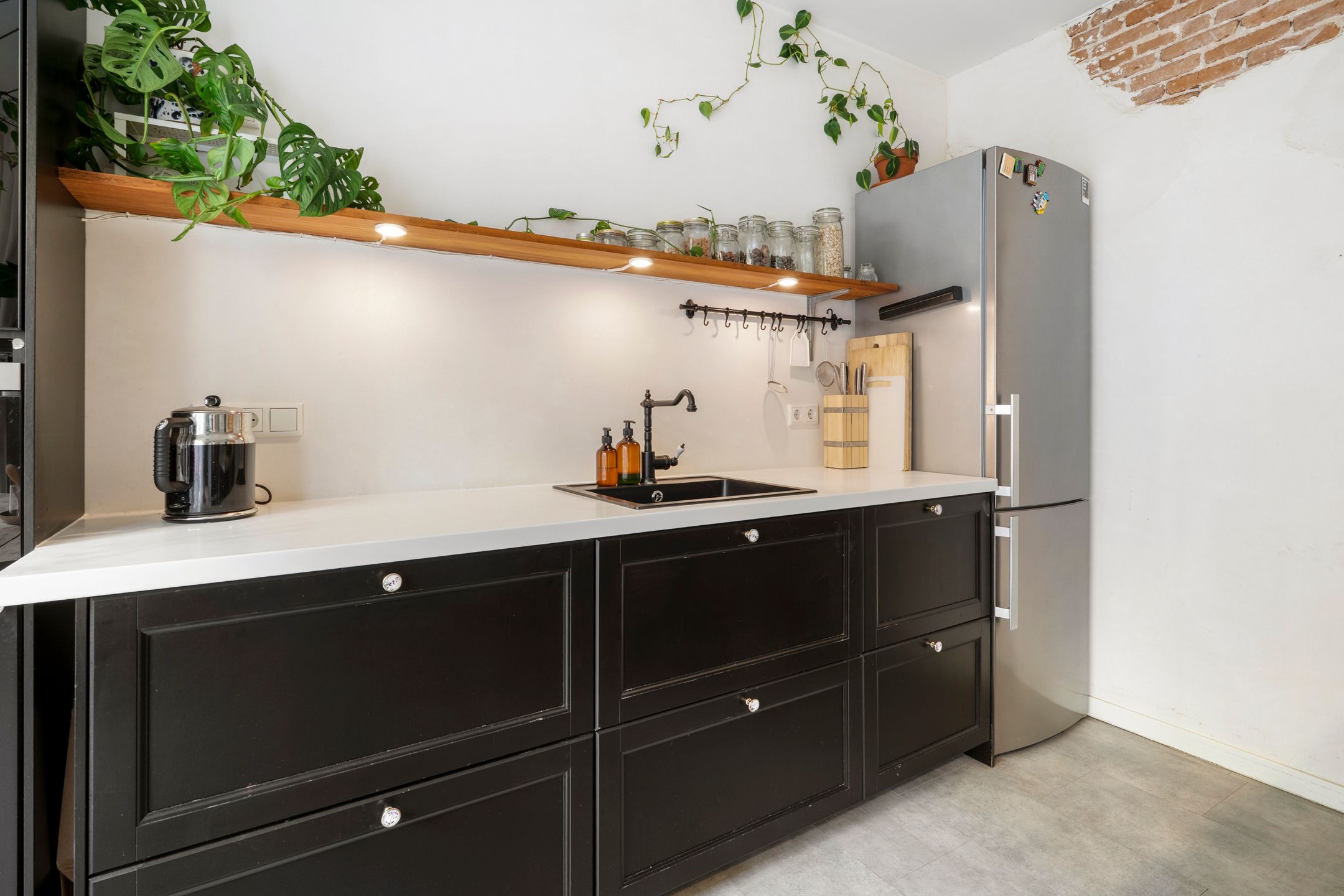 Photo 9 of Van Oldenbarneveldtstraat 80-1