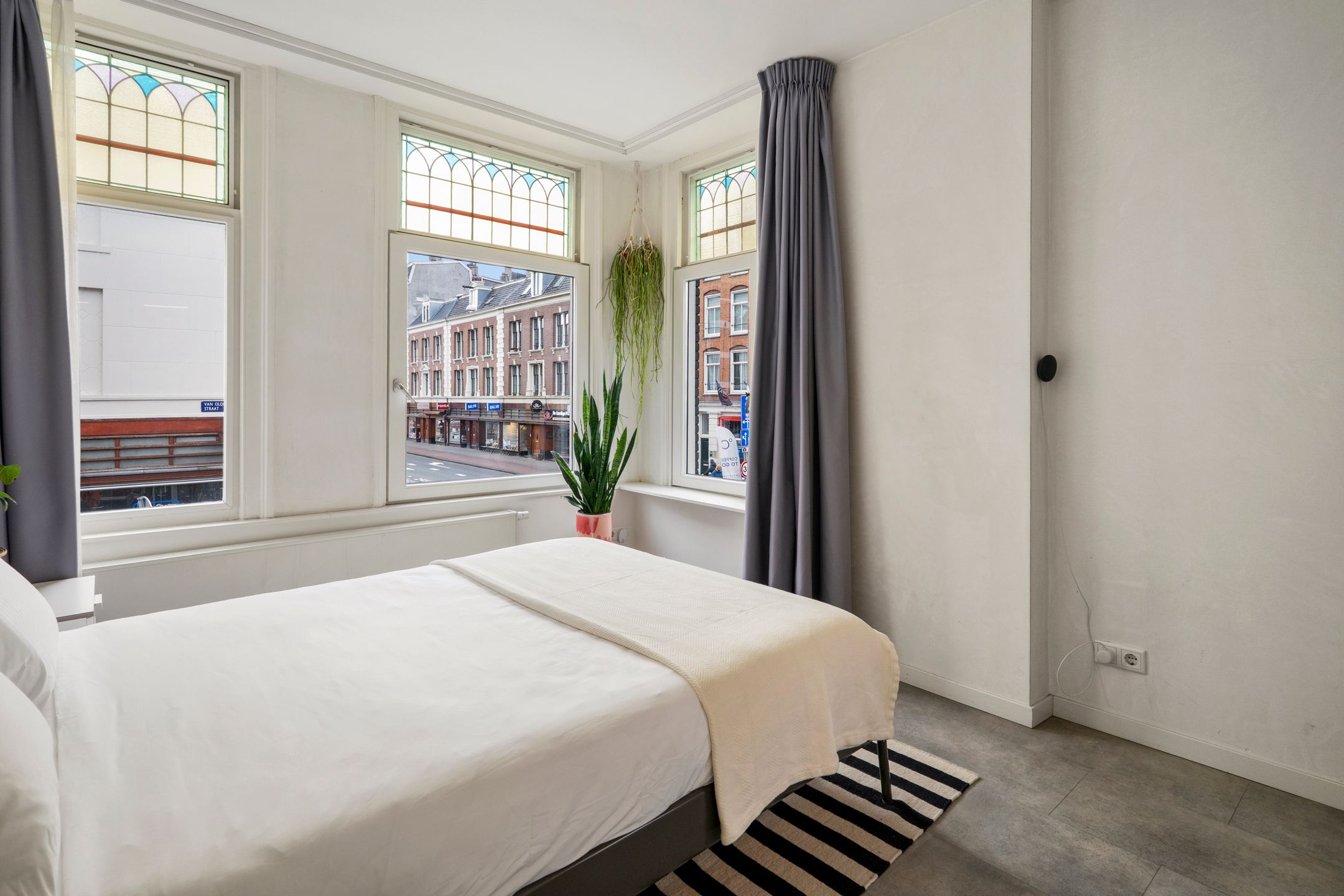 Photo 12 of Van Oldenbarneveldtstraat 80-1