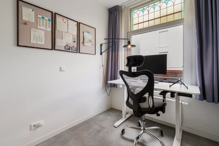 Photo 14 of Van Oldenbarneveldtstraat 80-1