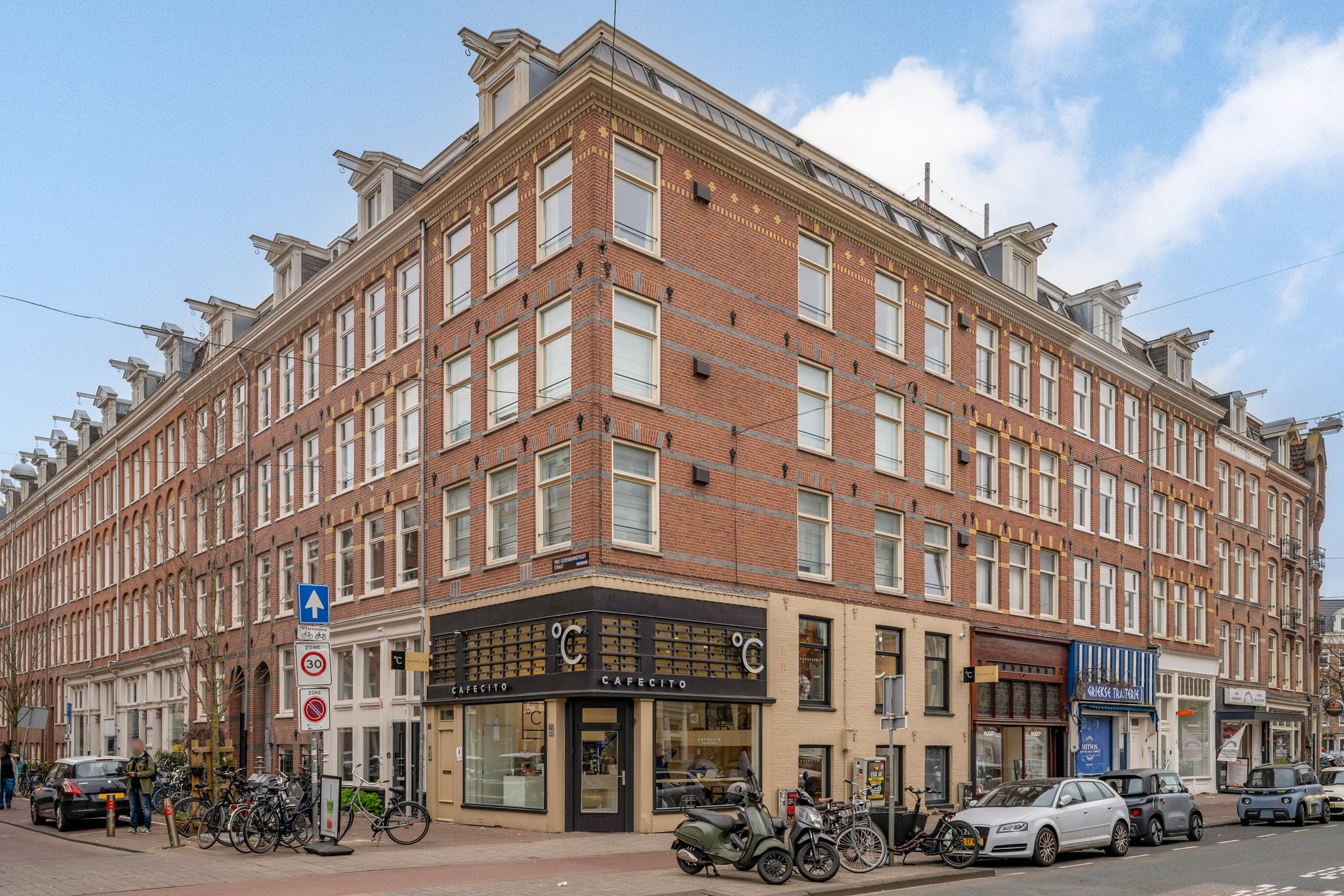 Photo 24 of Van Oldenbarneveldtstraat 80-1