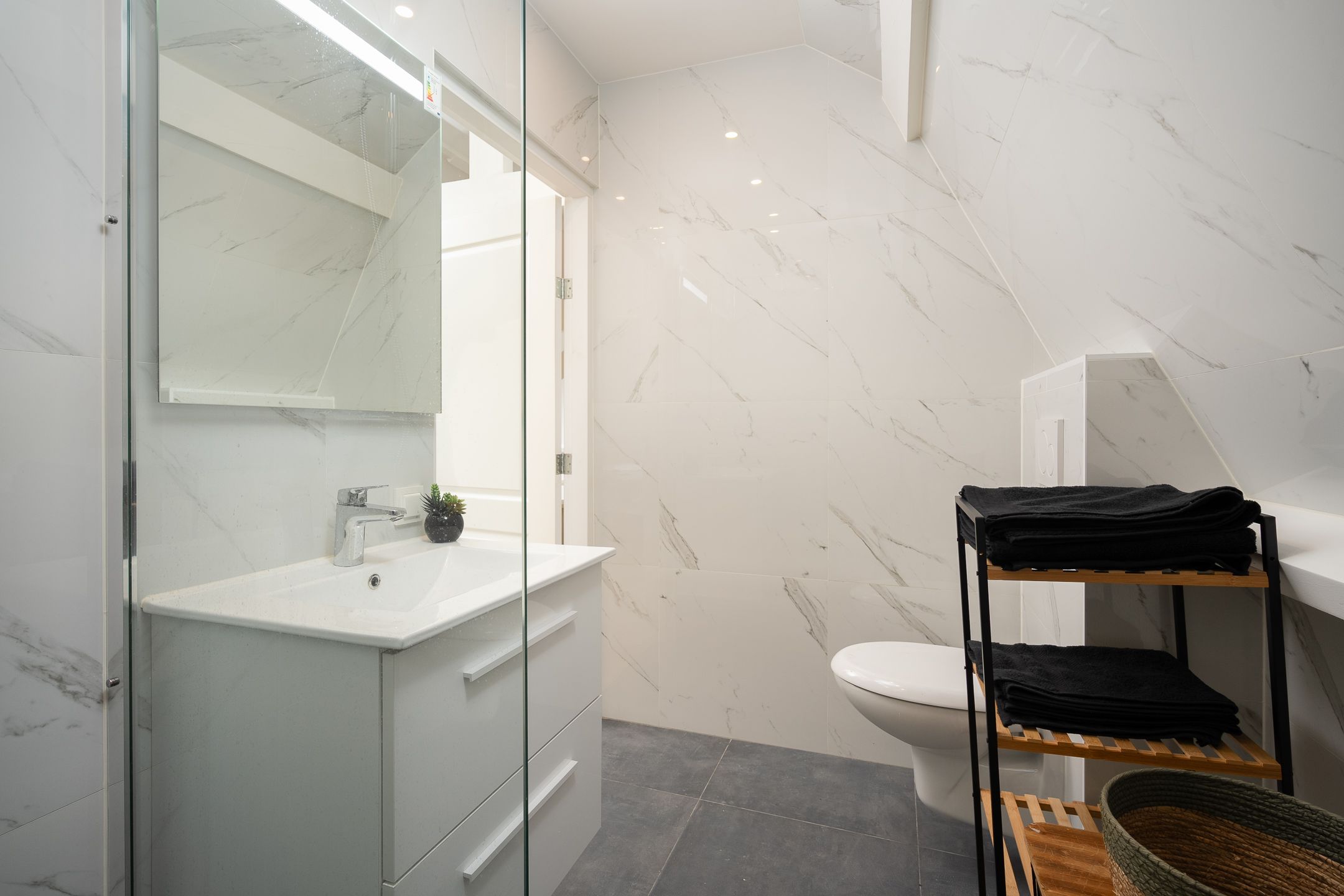 Foto 18 van Emmastraat 14-F