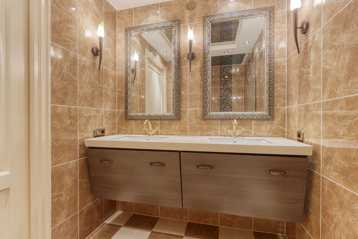 Foto 25 van Godfried Bomansstraat 74