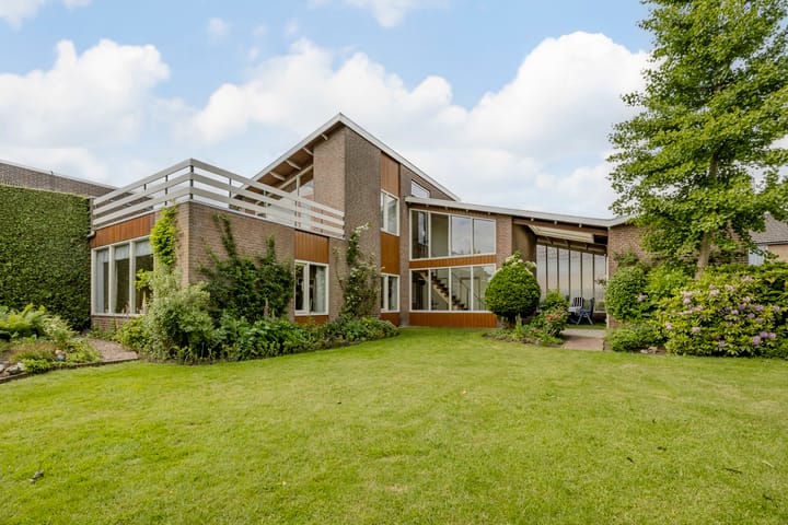 Foto 1 van Rozenobel 34