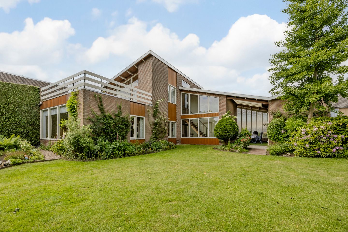 Foto 1 van Rozenobel 34