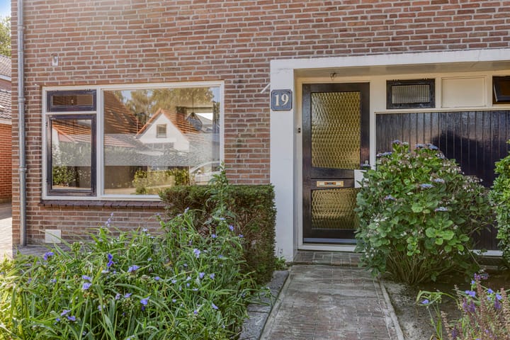 Photo 6 of Oranjestraat 19