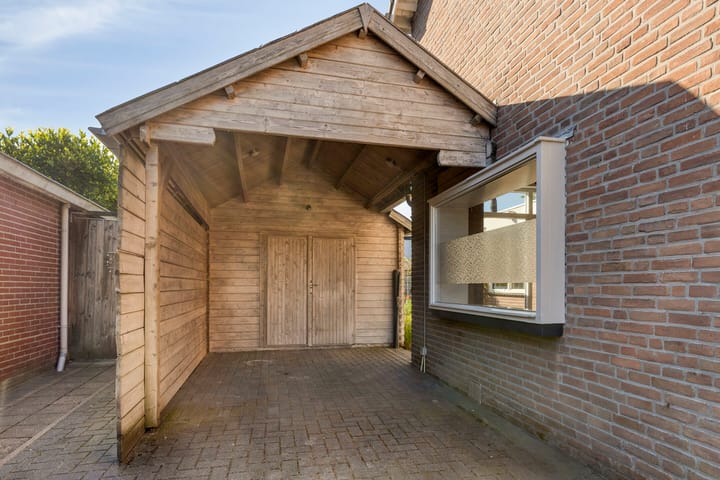 Photo 33 of Oranjestraat 19