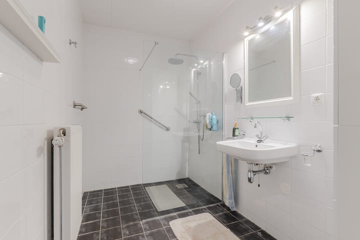 Photo 15 of Alleenhouderstraat 115-24