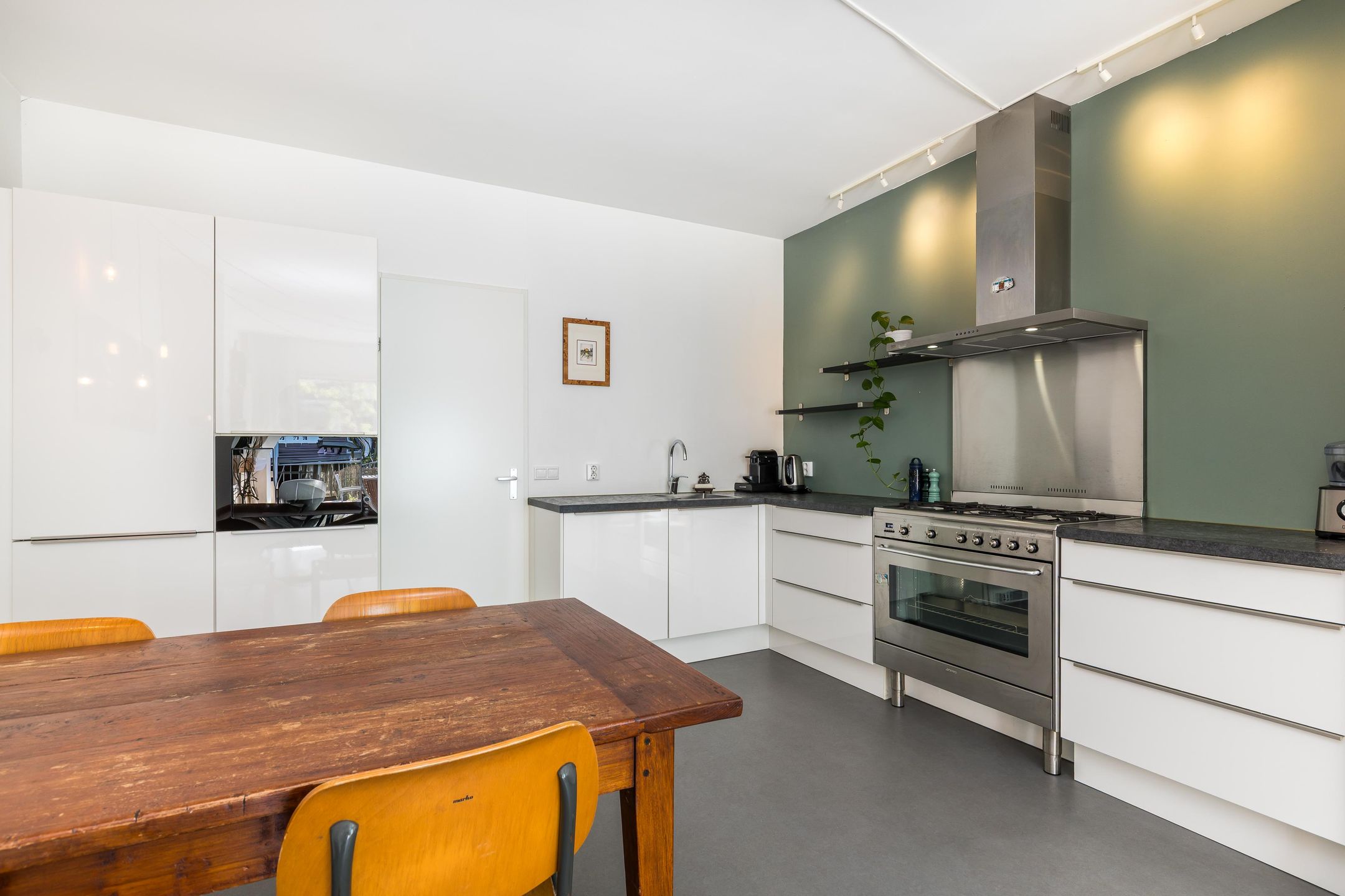 Photo 9 of Nieuwe Binnenweg 240-A01