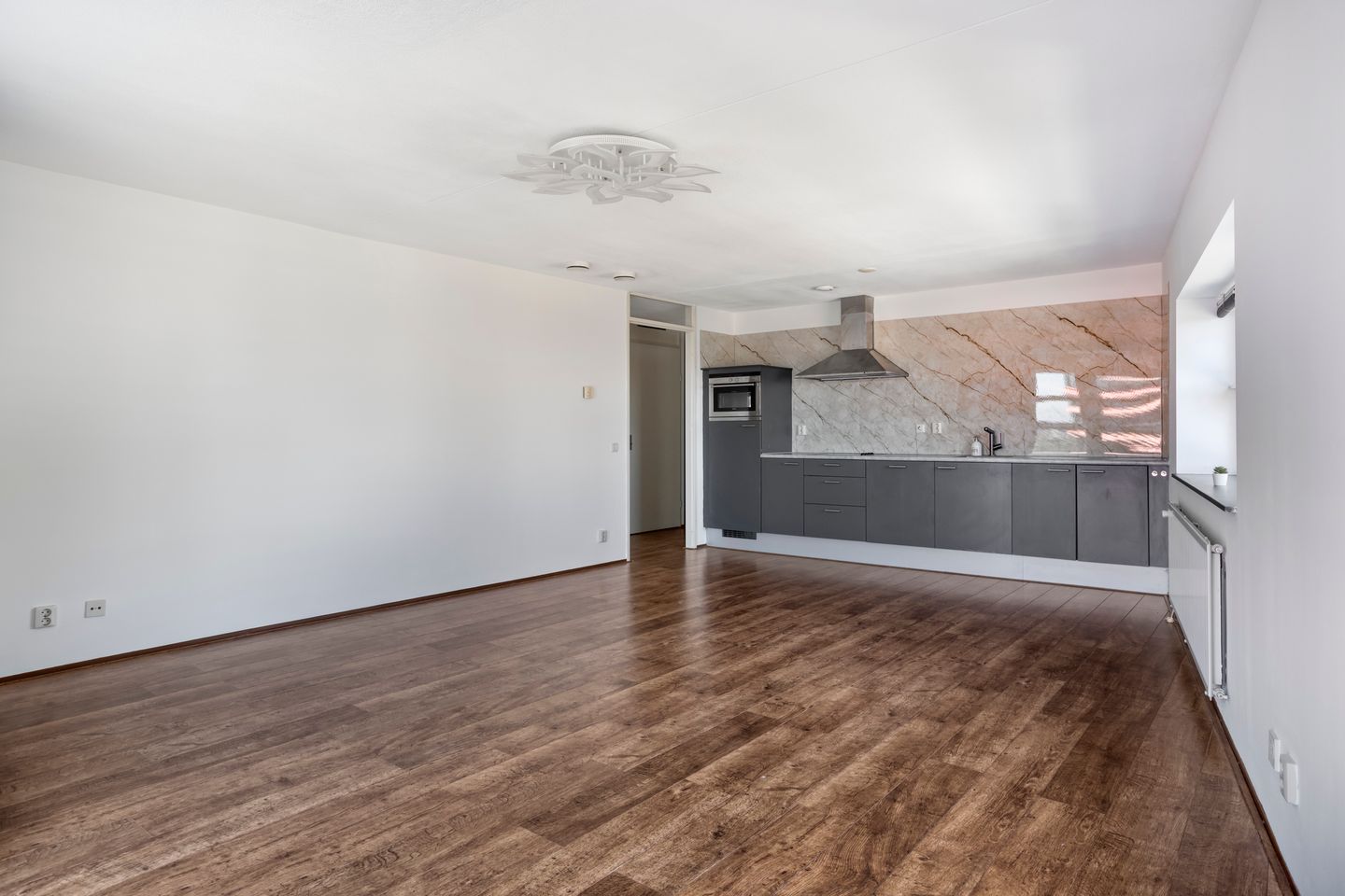 Photo 10 of Wijnbrugstraat 201