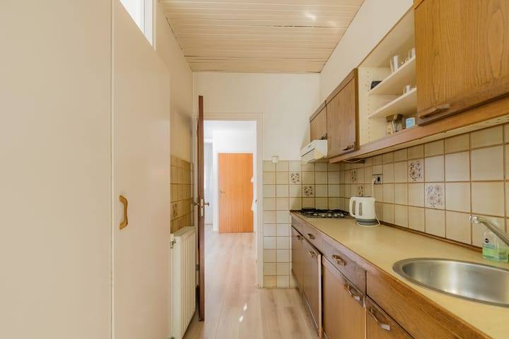 Photo 6 of Staringstraat 28