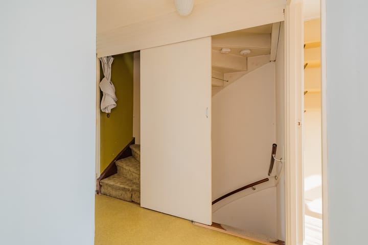 Photo 9 of Staringstraat 28