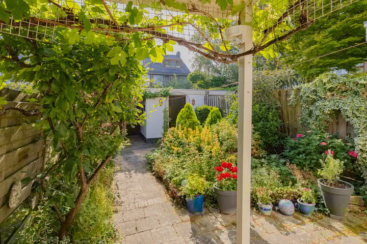 Photo 24 of Staringstraat 28