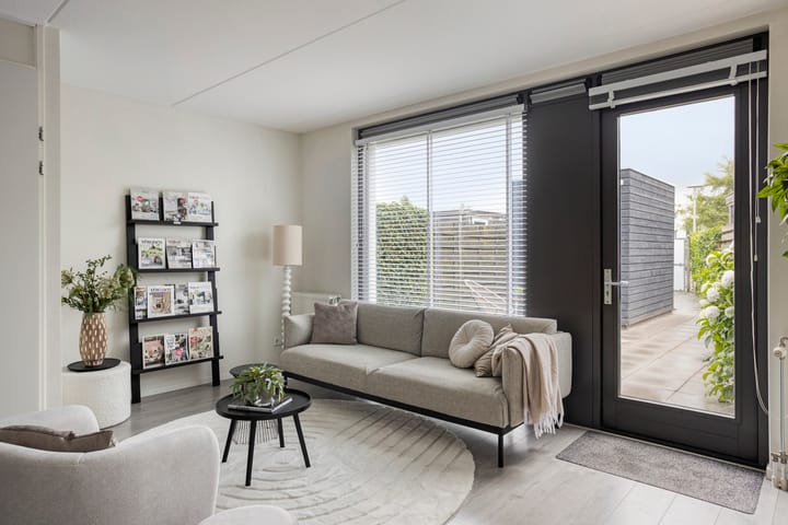 Foto 9 van Vuurvlinder 74