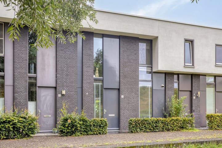 Foto 1 van Vuurvlinder 74