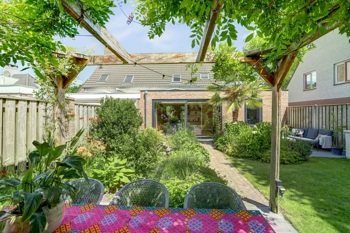 Photo 34 of Gentiaan 6