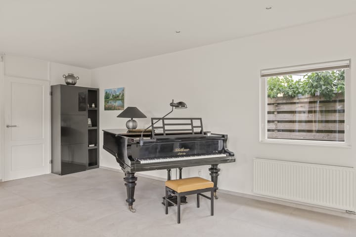 Photo 12 of Aziëring 14