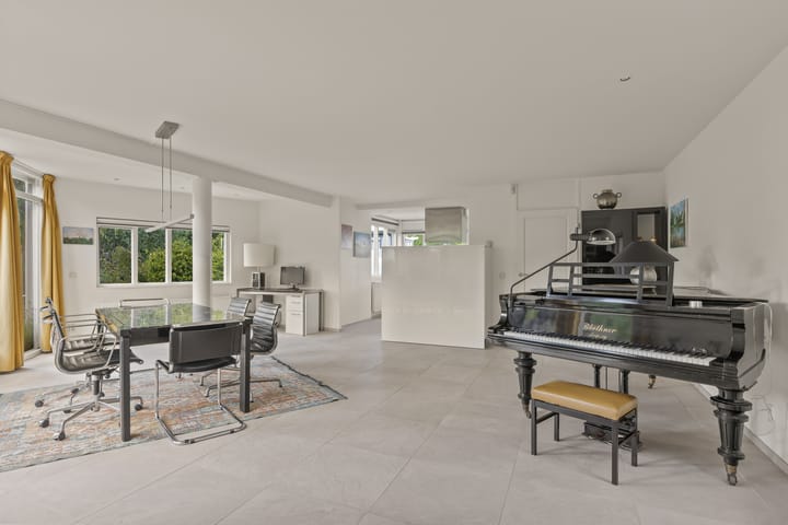 Photo 13 of Aziëring 14