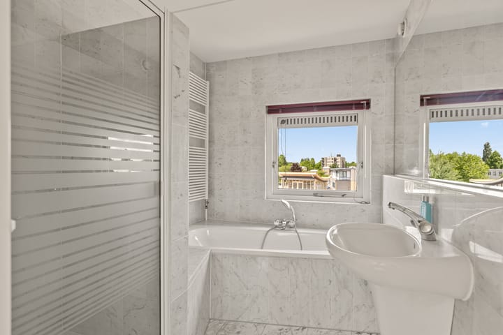 Photo 39 of Aziëring 14