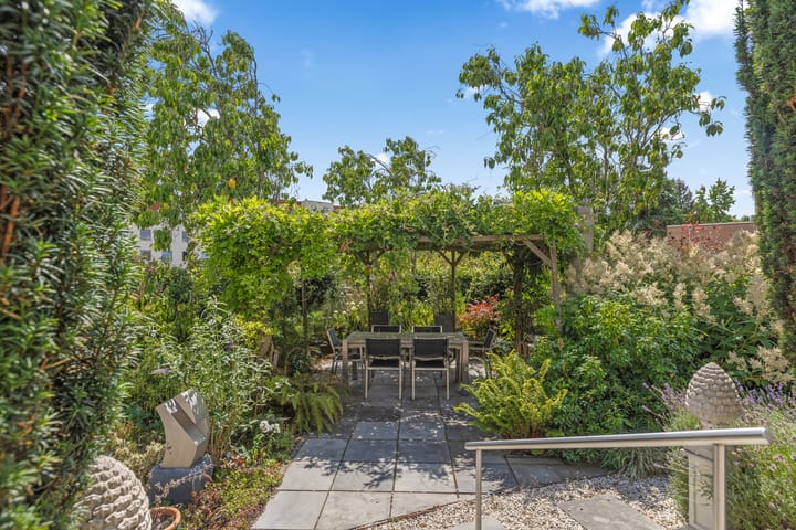 Photo 50 of Aziëring 14