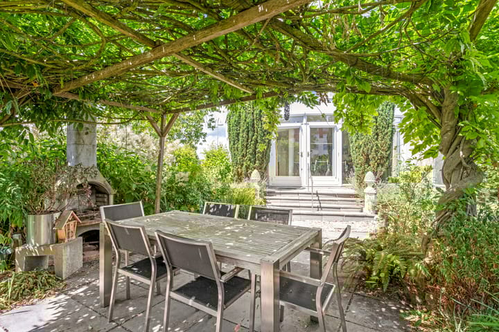 Photo 54 of Aziëring 14