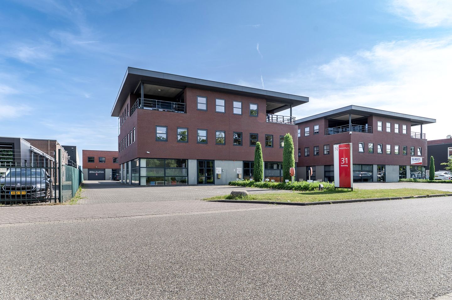 Bekijk foto 1 van Elzenweg 31-a