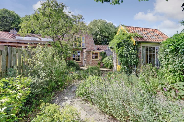 Foto 3 van Dorpsplein 7