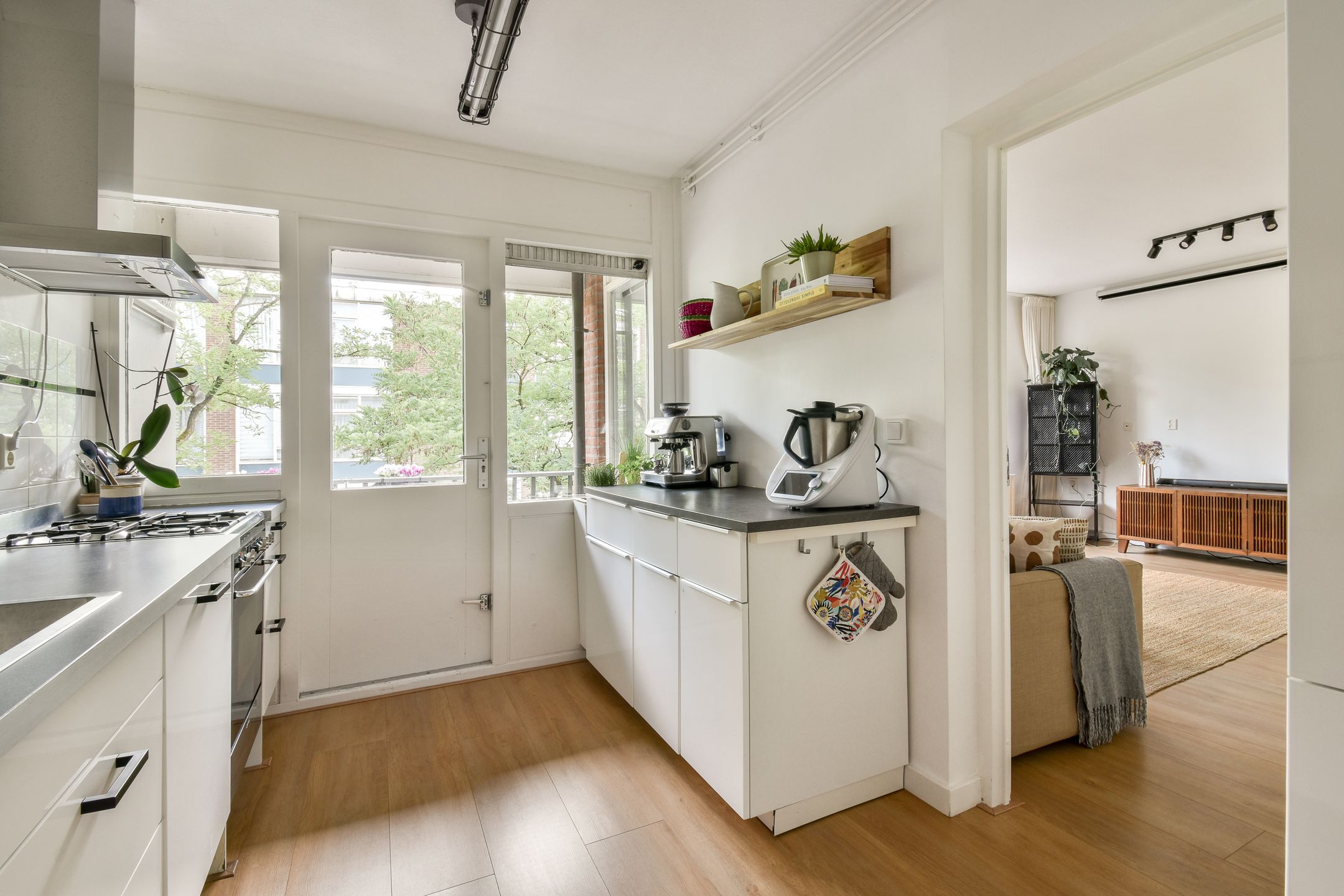 Photo 6 of Van Beuningenstraat 28-C