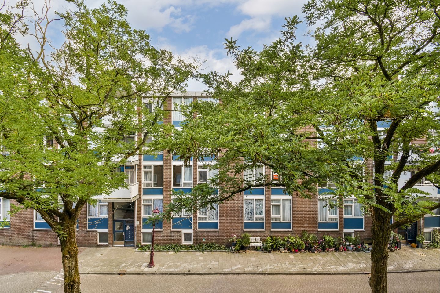 Photo 10 of Van Beuningenstraat 28-C