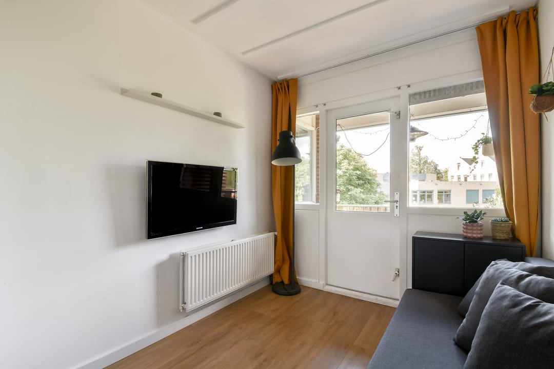 Photo 11 of Van Beuningenstraat 28-C