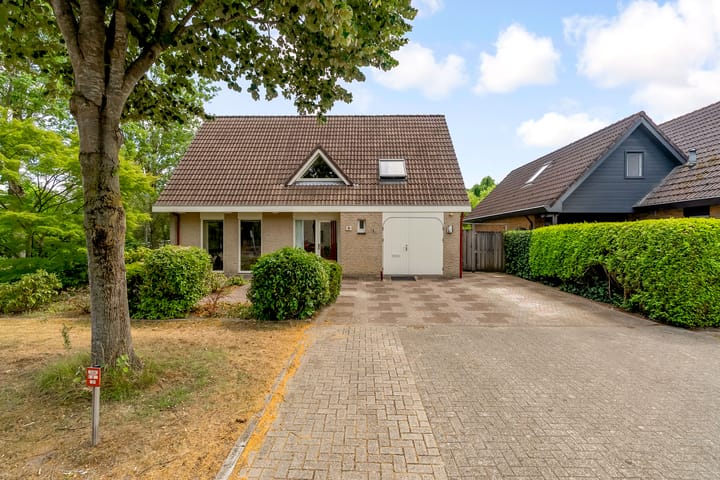 Foto 5 van Simone Signoretstraat 43