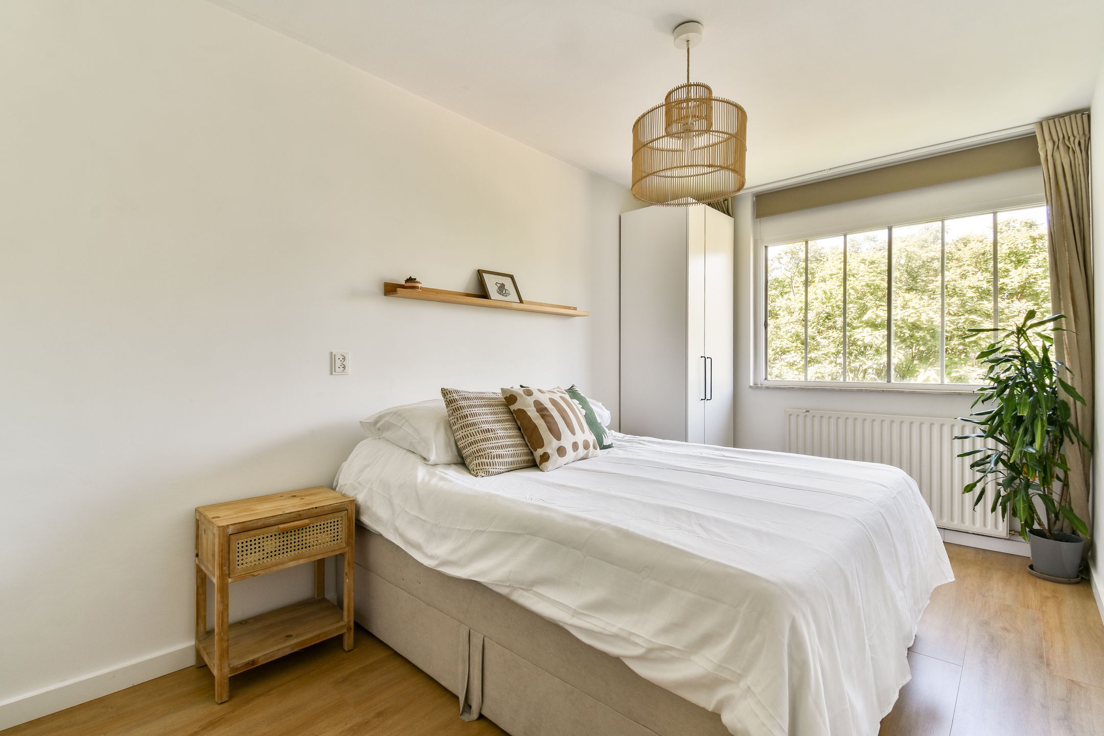 Photo 15 of Van Beuningenstraat 28-C