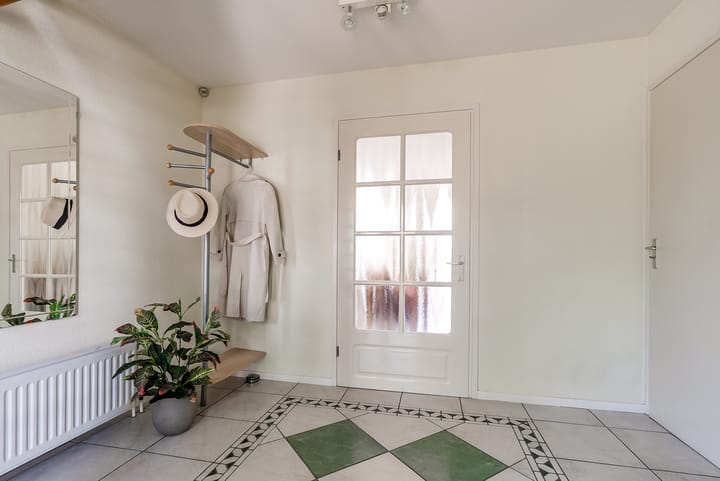 Foto 6 van Simone Signoretstraat 43