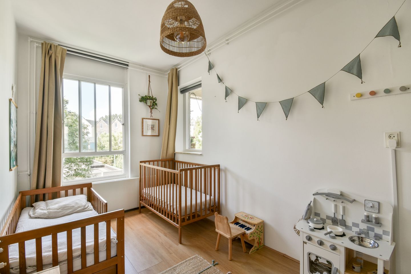 Photo 20 of Van Beuningenstraat 28-C