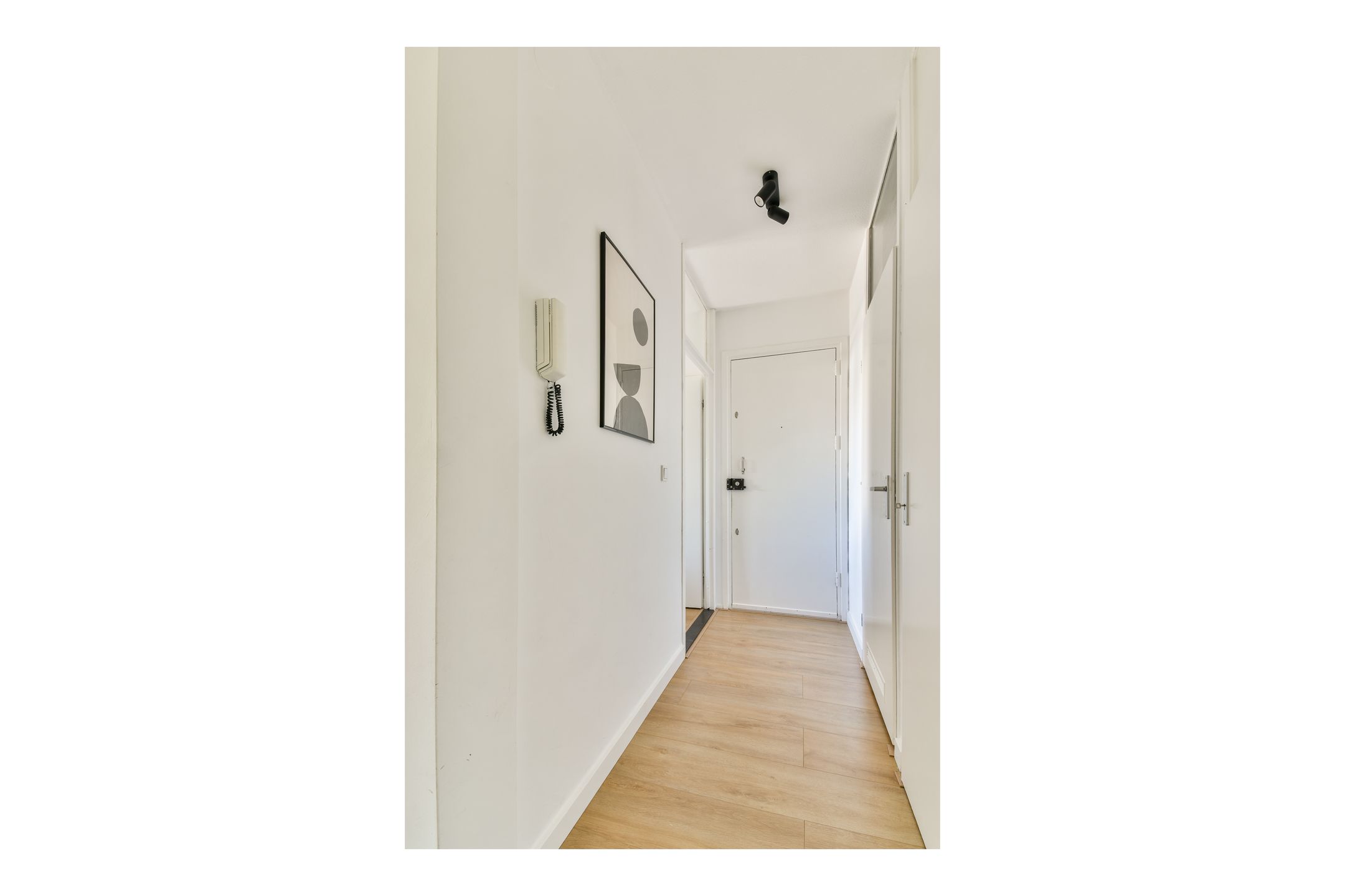 Photo 24 of Van Beuningenstraat 28-C