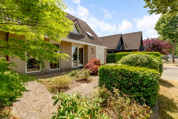 Foto 66 van Simone Signoretstraat 43