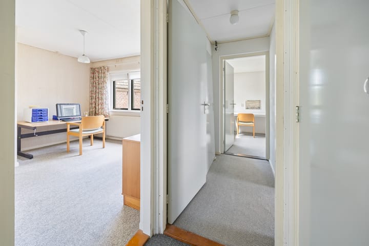 Photo 33 of Bernhardstraat 25
