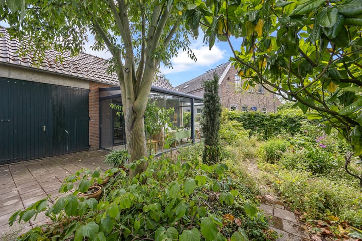 Photo 53 of Bernhardstraat 25