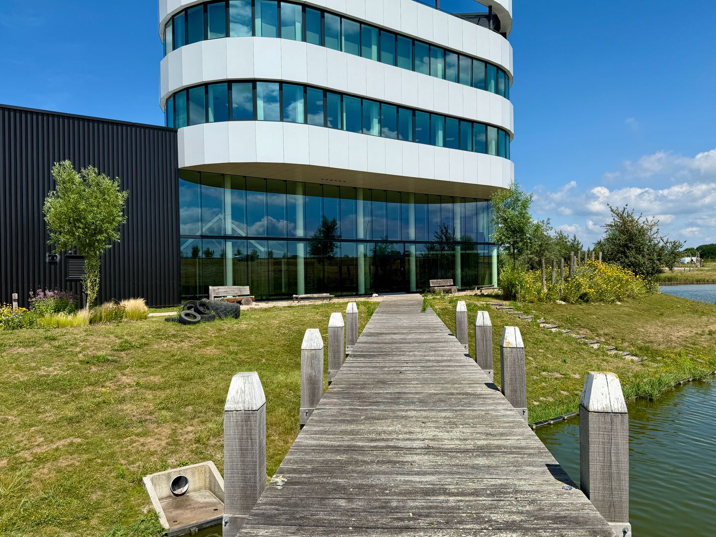 View photo 2 of Schuverweg 2