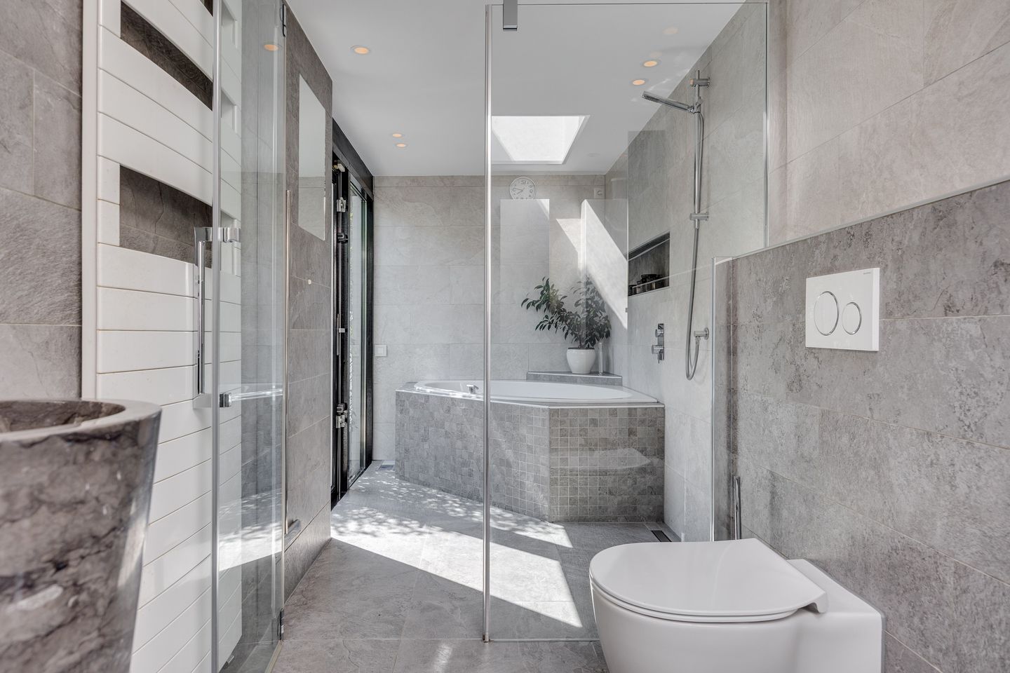 Photo 25 of Veenendaalsestraatweg 10-A