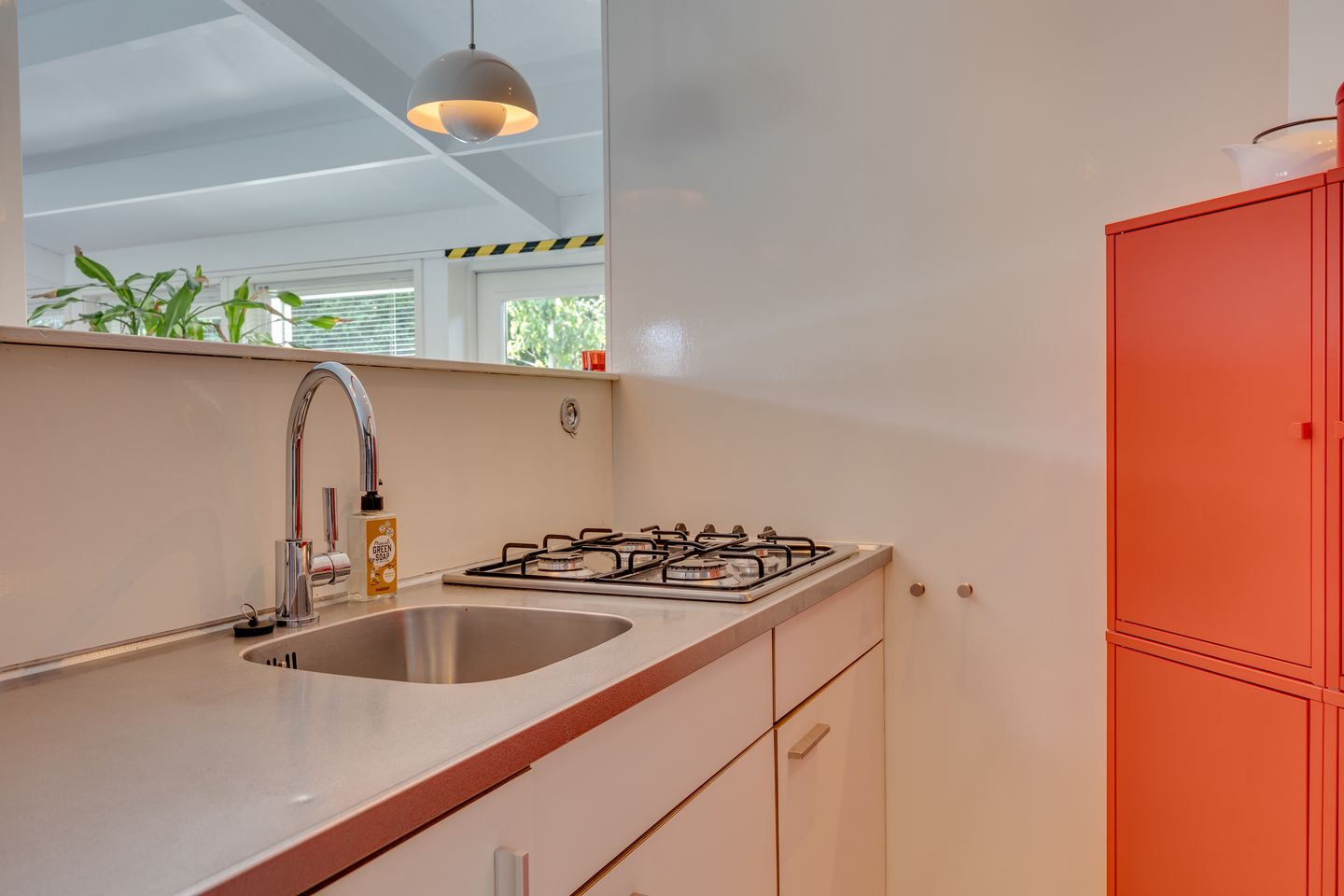 Photo 44 of Veenendaalsestraatweg 10-A