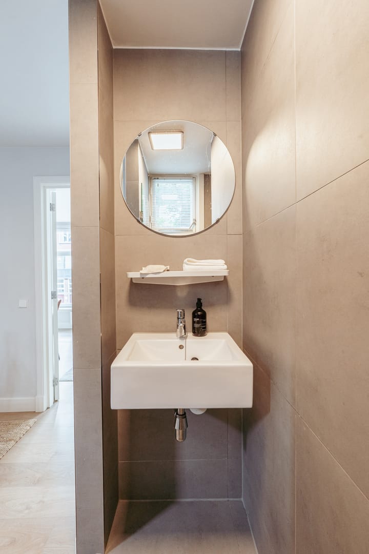 Photo 18 of Marnixstraat 54-1L