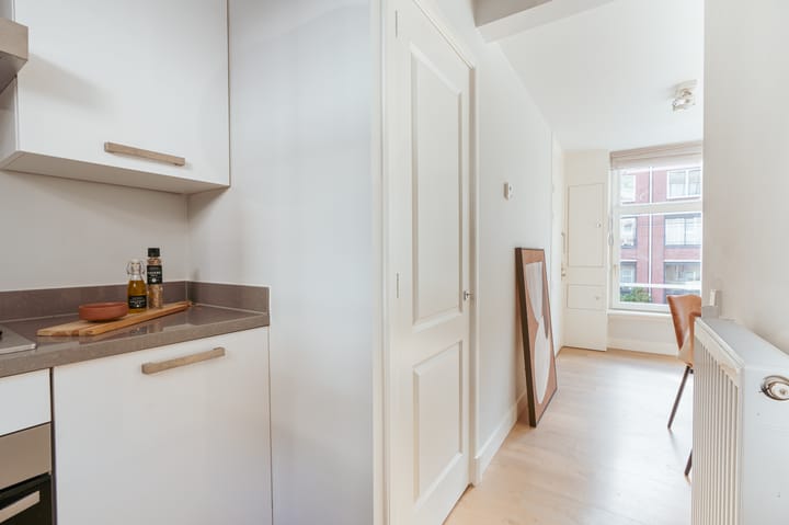 Photo 14 of Marnixstraat 54-1L