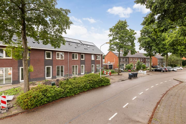 Photo 34 of Hortensiastraat 10-A