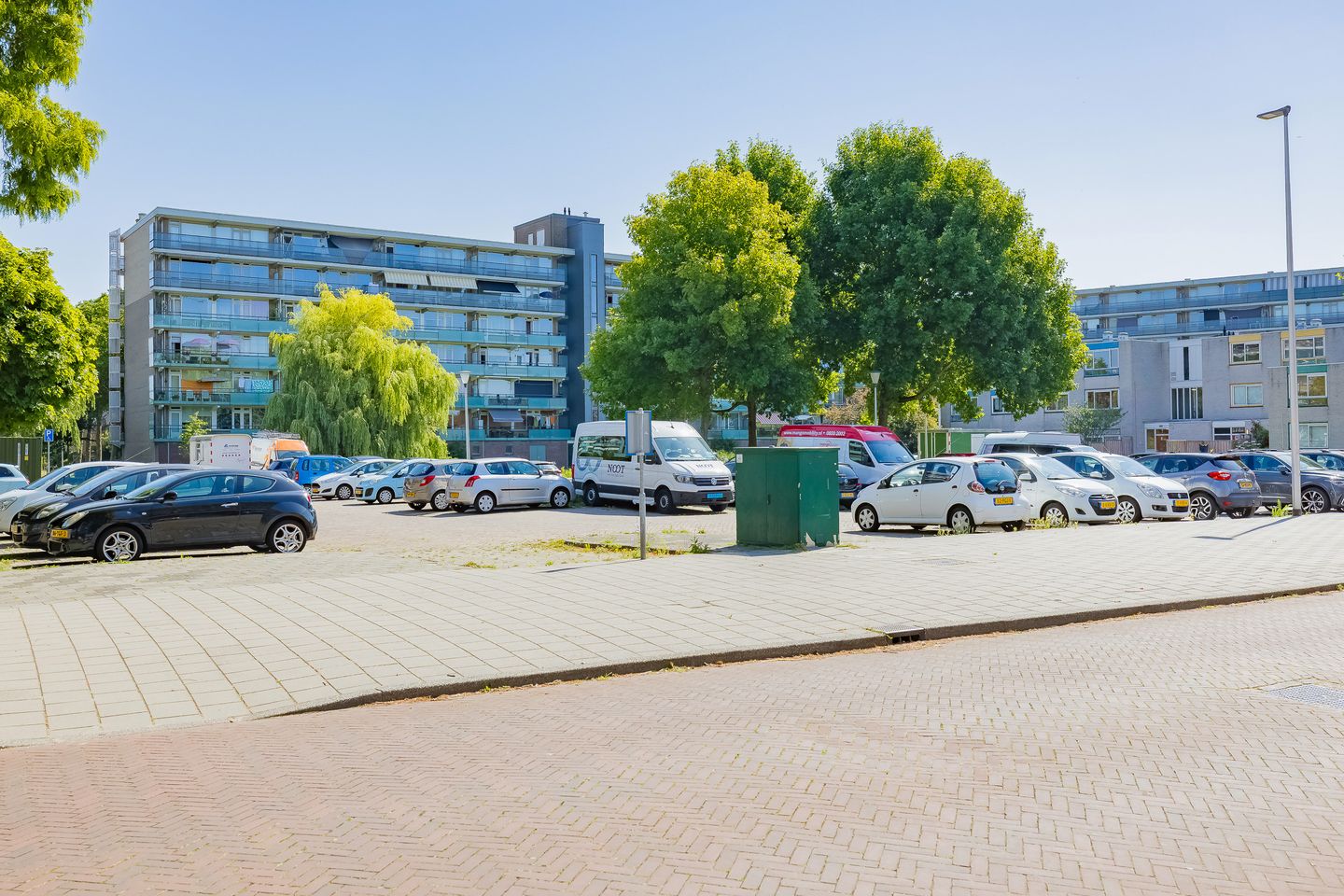 Bekijk foto 2 van Essenlaan 46-a