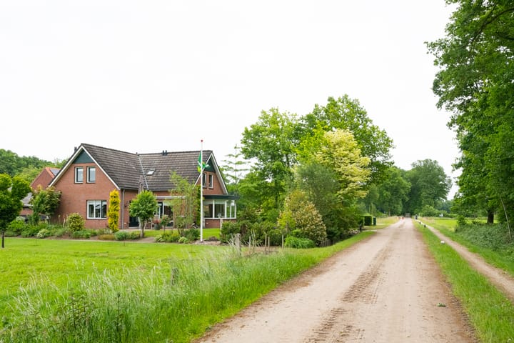 Foto 9 van Bredelerweg 1