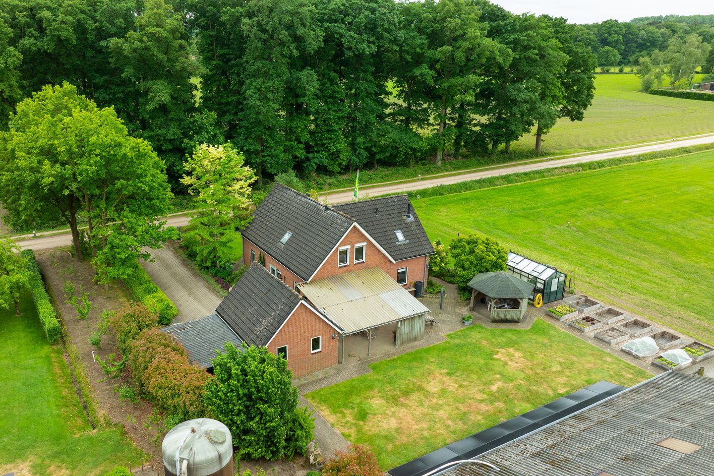 Foto 10 van Bredelerweg 1