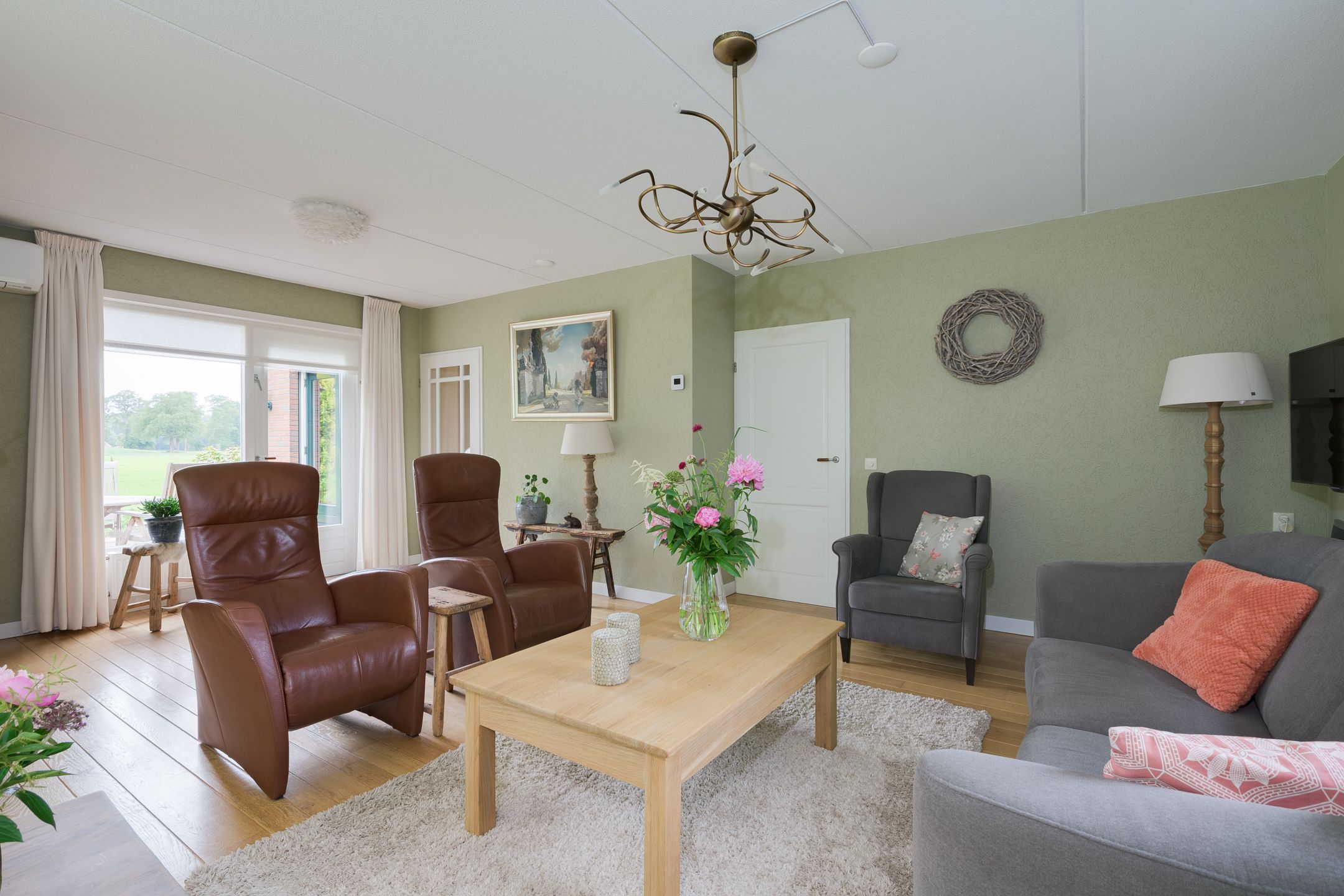 Foto 15 van Bredelerweg 1